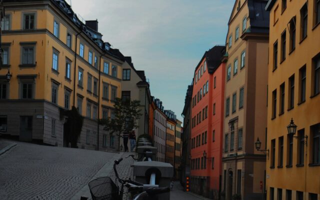 Straße mit Gebäuden in Gamla stan, Stockholm