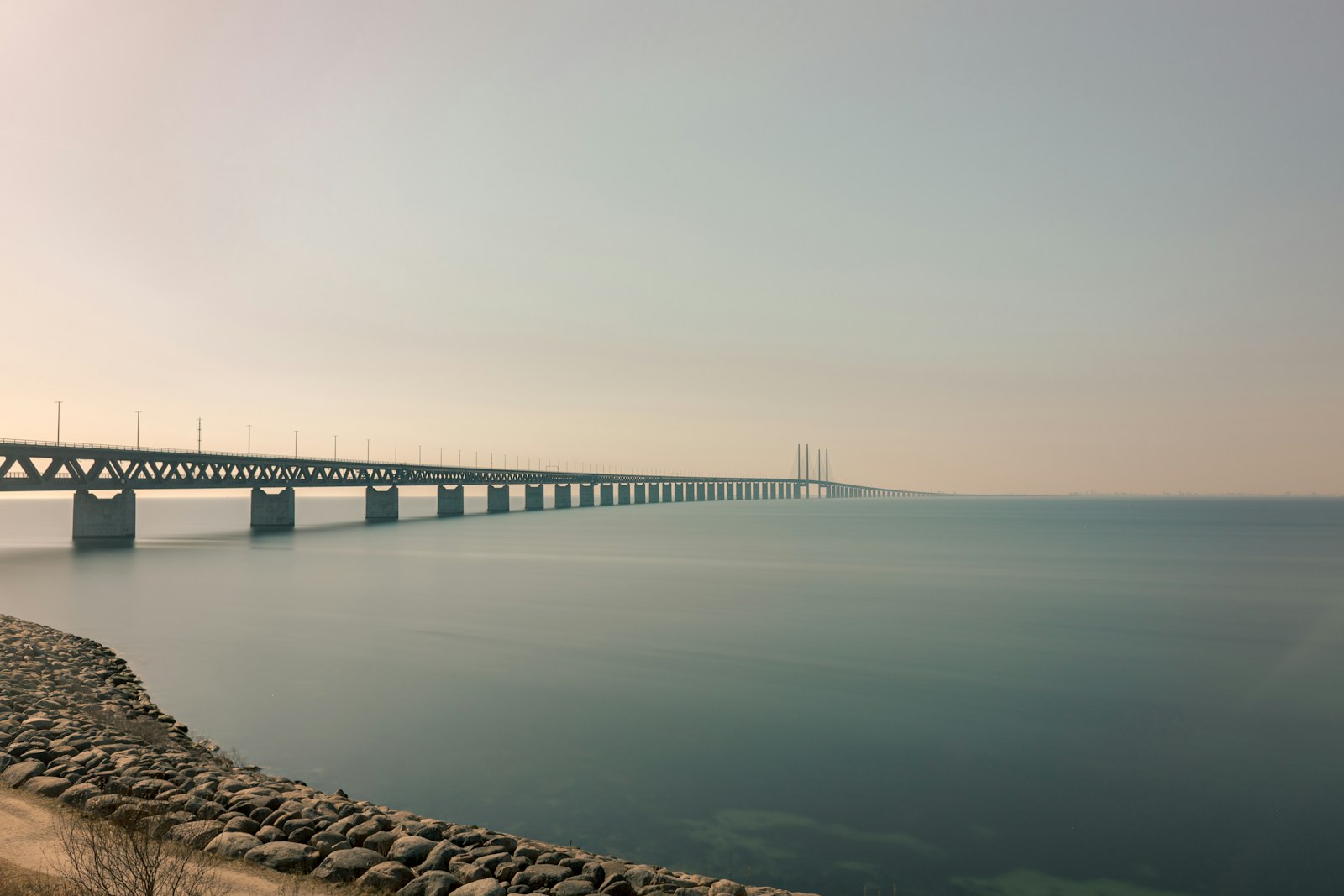 Luftfoto af Øresundsbroen ved Malmö